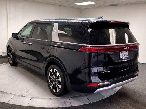 2024 Kia Carnival EX