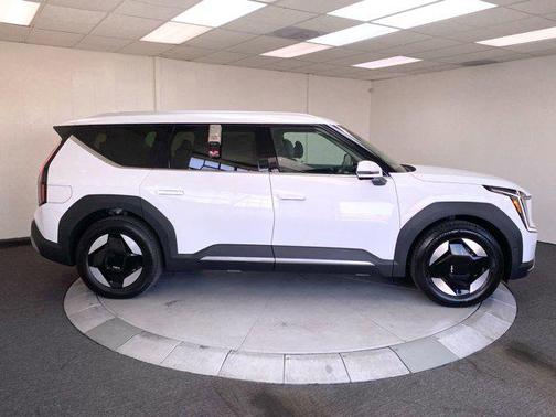 2026 Kia EV9 Wind