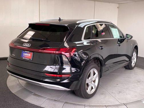 2019 Audi e-tron Premium Plus