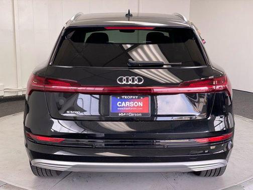 2019 Audi e-tron Premium Plus