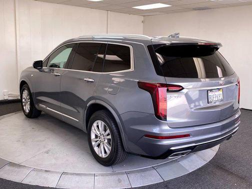 2021 Cadillac XT6 Luxury FWD