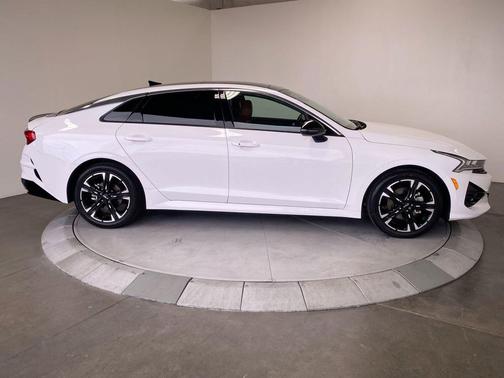 Glacial White Pearl 2024 Kia K5 GT-Line