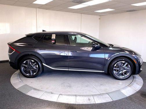 2025 Kia EV6 Light Long Range