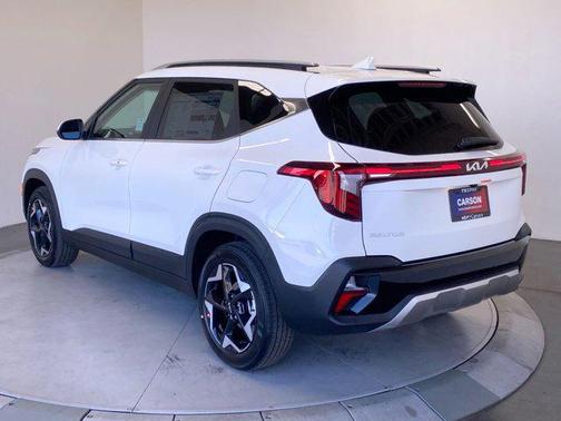 Snow White Pearl 2026 Kia Seltos EX