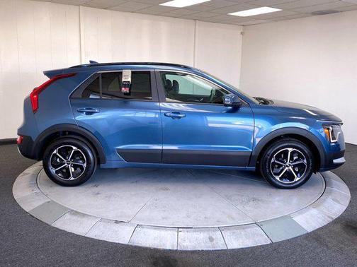 2025 Kia Niro EX