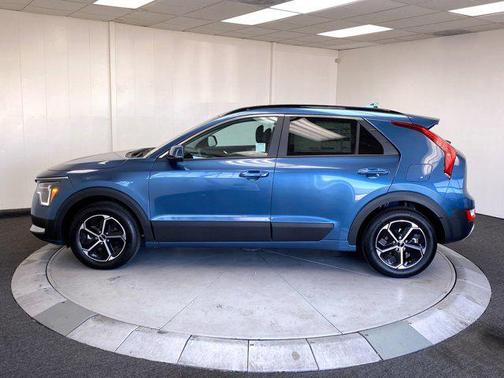 2025 Kia Niro EX