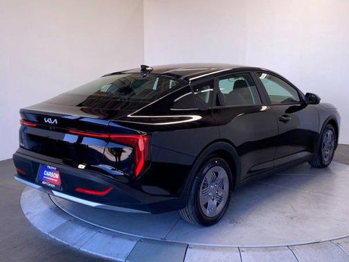 Aurora Black Pearl 2026 Kia K4 LX