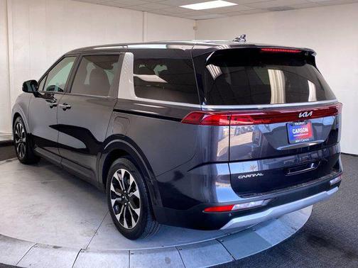 2023 Kia Carnival EX