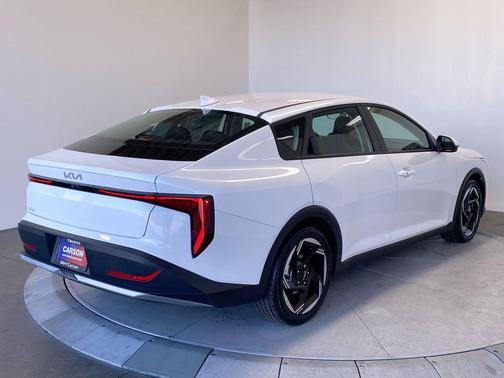 SNOWWHITE 2026 Kia K4 EX
