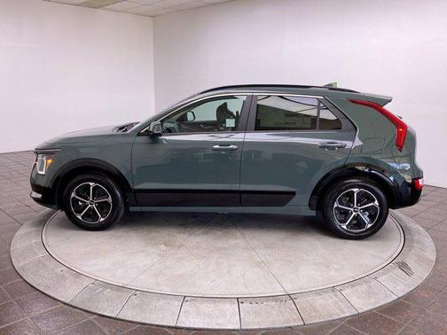 2025 Kia Niro SX