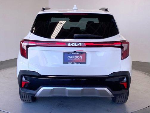 Snow White Pearl 2026 Kia Seltos EX