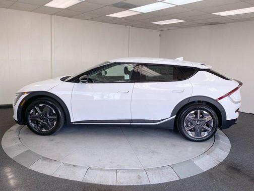 2025 Kia EV6 Light Long Range