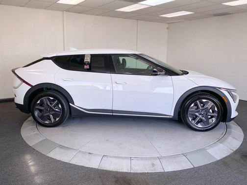 2025 Kia EV6 Light Long Range