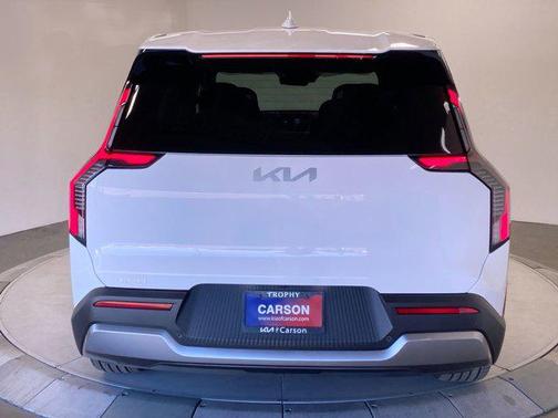 2026 Kia EV9 Light Long Range