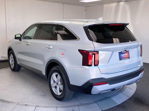 Ivory Silver 2026 Kia Sorento LX