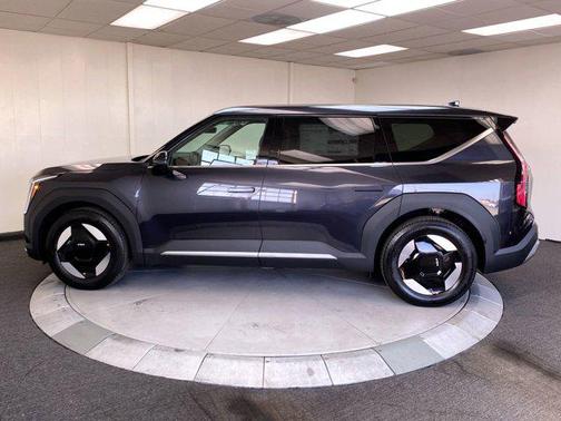 2026 Kia EV9 Light Long Range