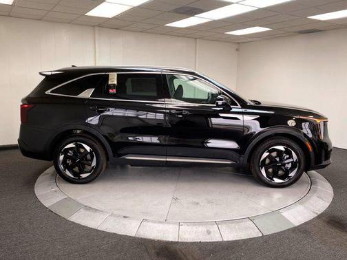 AURORABLCK 2026 Kia Sorento Hybrid EX