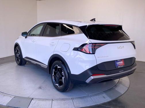 Glacial White Pearl 2026 Kia Sportage EX