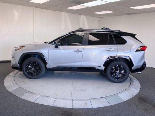 2025 Toyota RAV4 Hybrid SE