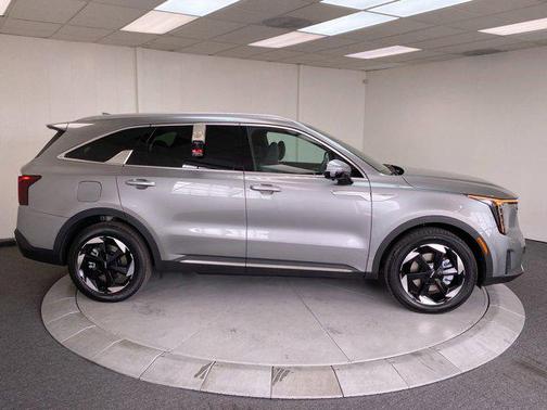 2025 Kia Sorento Plug-In Hybrid SX Prestige
