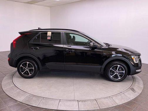2025 Kia Niro EX