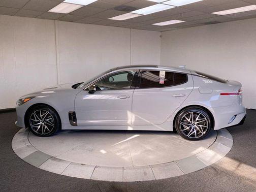 2022 Kia Stinger GT-Line