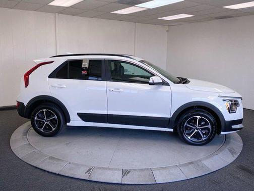 2025 Kia Niro EX