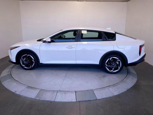 Snow White Pearl 2025 Kia K4 EX