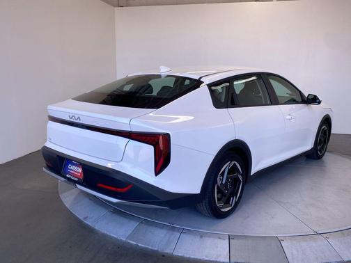 Snow White Pearl 2025 Kia K4 EX
