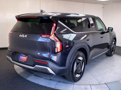 2026 Kia EV9 Light Long Range