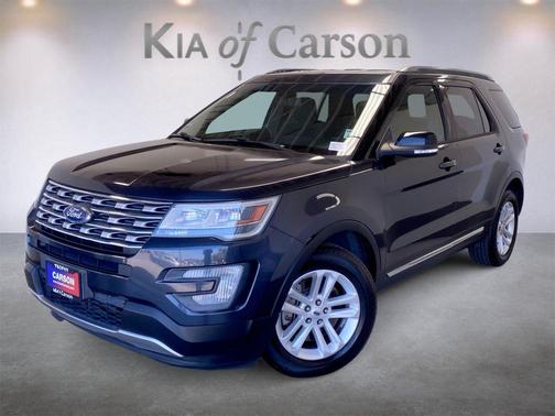 Gray 2017 Ford Explorer XLT