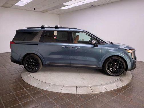 2025 Kia Carnival SX
