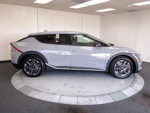 2025 Kia EV6 Light Long Range