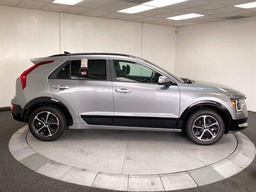 2026 Kia Niro SX
