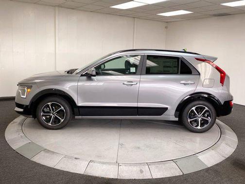 2026 Kia Niro SX