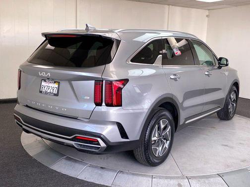 2022 Kia Sorento Hybrid S