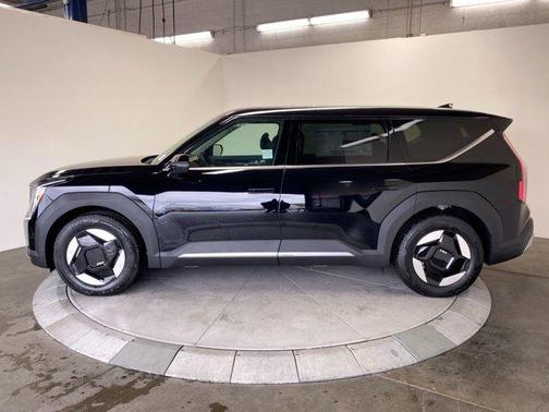 2026 Kia EV9 Light Long Range