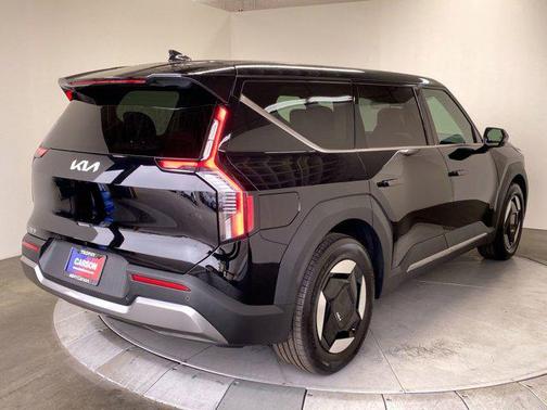 Ebony Black 2026 Kia EV9 Light Long Range