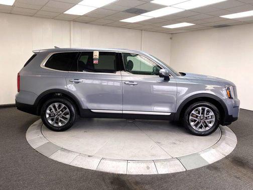 2024 Kia Telluride LX