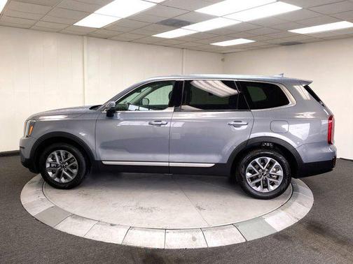 2024 Kia Telluride LX