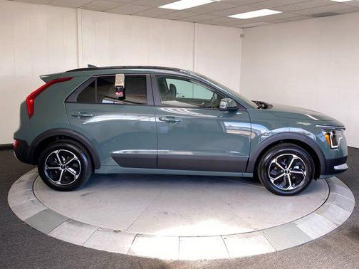 2026 Kia Niro EX