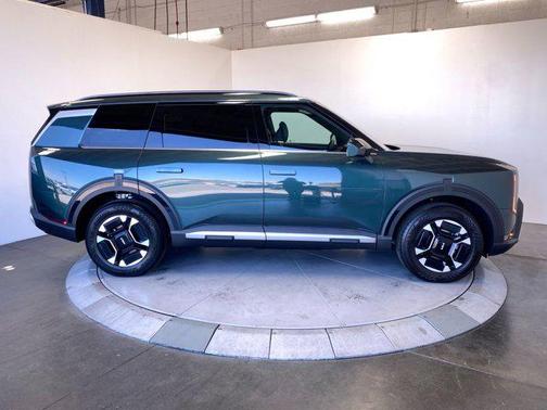 Jade Green 2027 Kia Telluride Hybrid EX