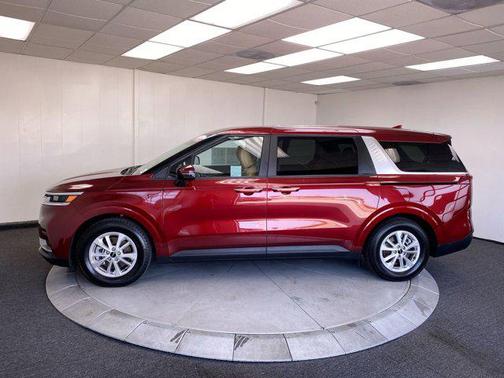 2023 Kia Carnival LX