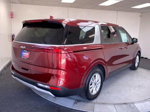 2023 Kia Carnival LX