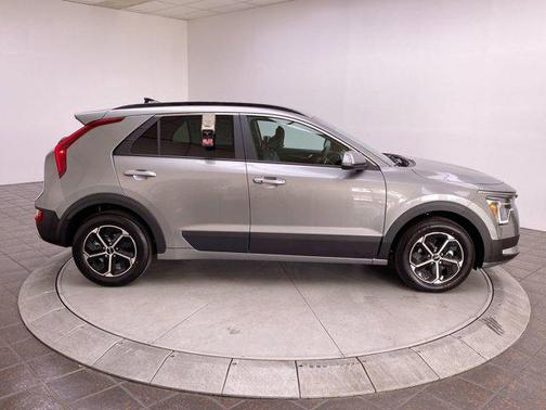 2025 Kia Niro EX