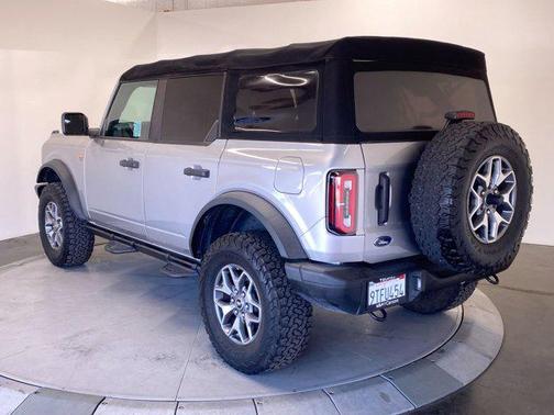 Iconic Silver Metallic 2022 Ford Bronco Badlands