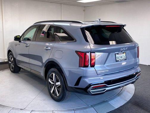 2023 Kia Sorento S
