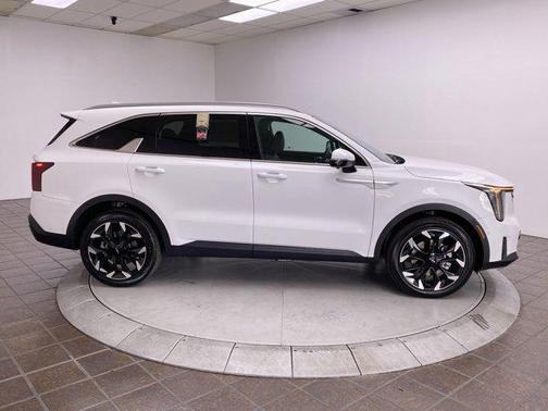 2025 Kia Sorento SX