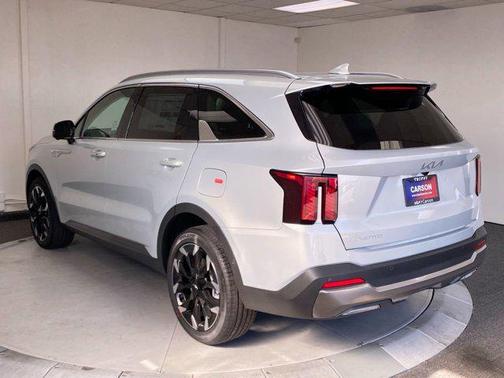 Ivory Silver 2026 Kia Sorento SX