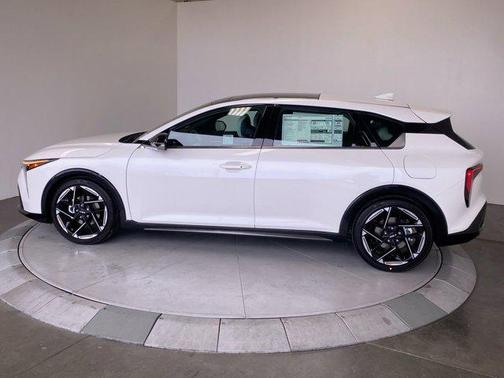 Snow White Pearl 2026 Kia K4 GT-Line
